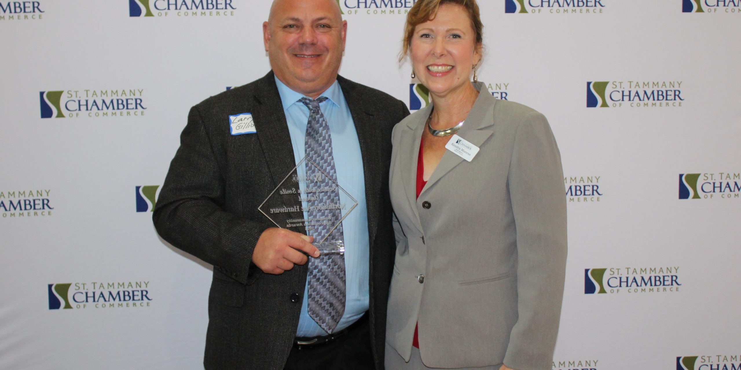 STCC_BusinessApp_11-18-21 (51) Larry Gillio Jr. with Northshore ACE Hardward received award from Kendra Maness